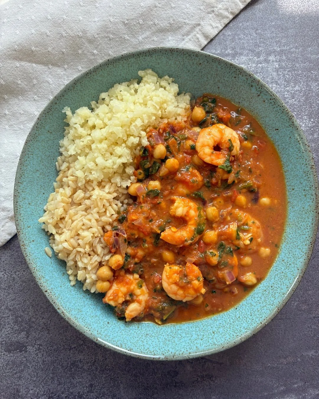 Have you tried our 𝗣𝗿𝗮𝘄𝗻, 𝗖𝗵𝗶𝗰𝗸𝗽𝗲𝗮 𝗮𝗻𝗱 𝗦𝗽𝗶𝗻𝗮𝗰𝗵 𝗖𝘂𝗿𝗿𝘆 yet?⁣
⁣
If one of your goals this year is to increase fibre then this hits the spot with 21g of fibre per serving (not including any rice you might add). That&rsquo;s 2/