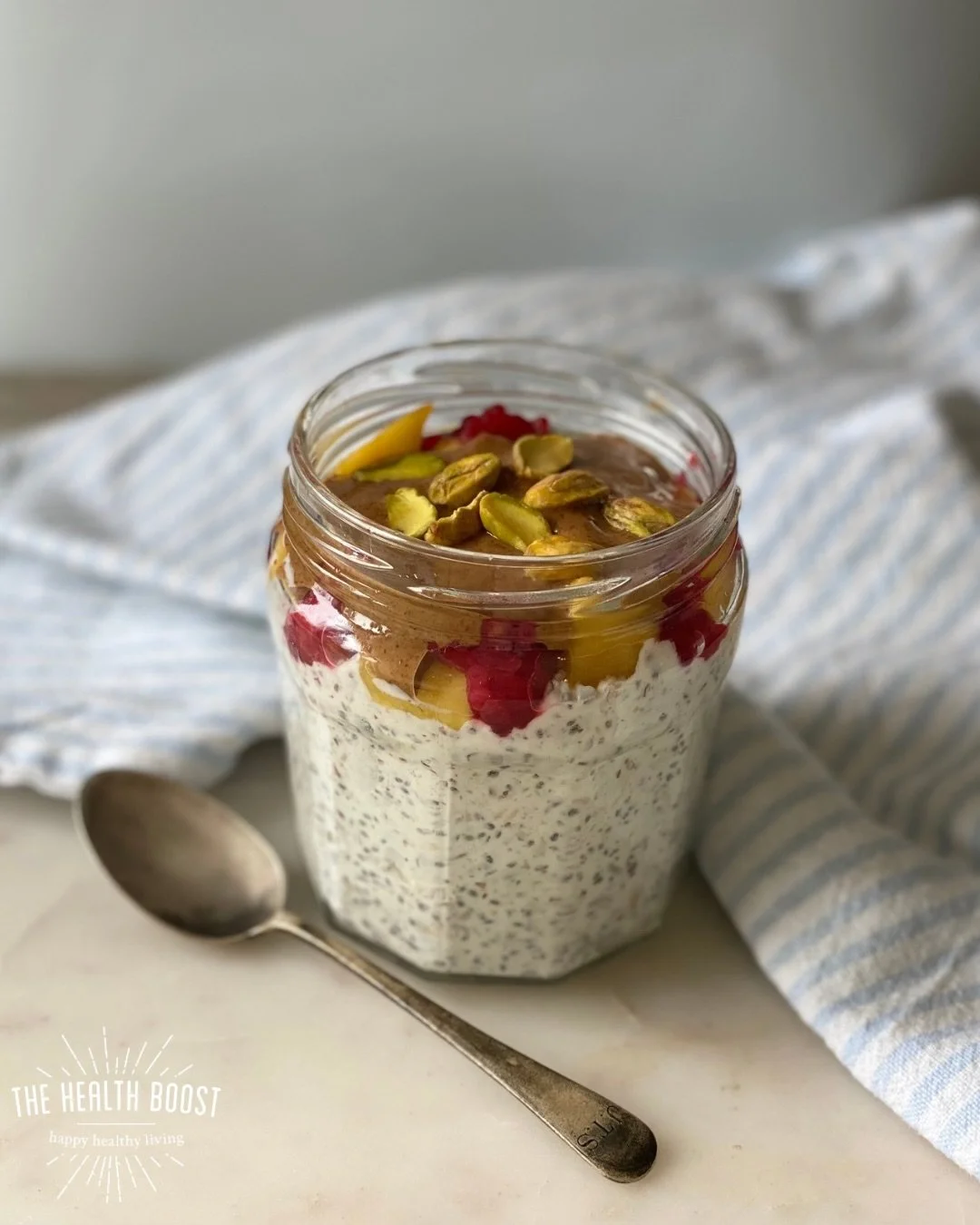 🥣𝐇𝐎𝐖 𝐓𝐎 𝐖𝐈𝐍 𝐀𝐓 𝐁𝐑𝐄𝐀𝐊𝐅𝐀𝐒𝐓?🍓

Delicious✔️ Can be made ahead✔️
High protein✔️
High fibre✔️
7-8 different plants✔️

This ticks all of the above so I hope you give it a try! Make 2 or 3 in one go and smash breakfast goals next week.

