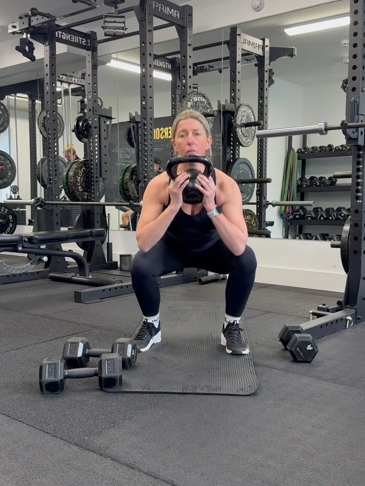 𝐒𝐭𝐫𝐮𝐠𝐠𝐥𝐢𝐧𝐠 𝐭𝐨 𝐟𝐢𝐭 𝐭𝐡𝐚𝐭 𝐞𝐱𝐭𝐫𝐚 𝐬𝐭𝐫𝐞𝐧𝐠𝐭𝐡 𝐰𝐨𝐫𝐤𝐨𝐮𝐭 𝐢𝐧𝐭𝐨 𝐲𝐨𝐮𝐫 𝐫𝐨𝐮𝐭𝐢𝐧𝐞?
💪🏻𝐈 𝐆𝐎𝐓 𝐘𝐎𝐔!

This is a regular topic of conversation with my 1-2-1 PT clients.
Life is busy but they know they&rsquo;d li