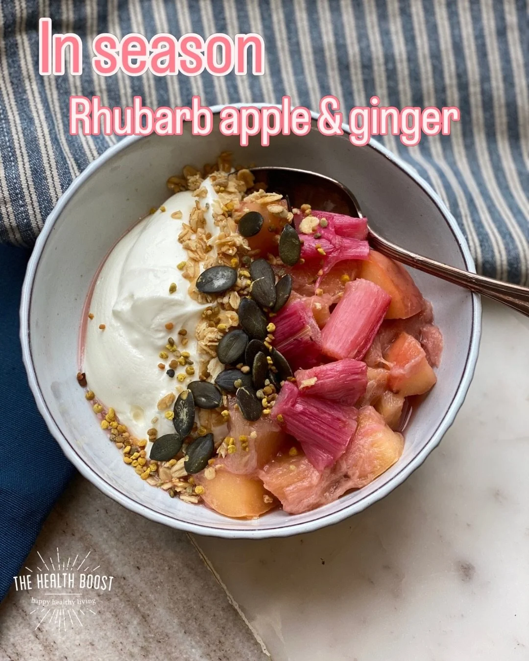 💕𝐑𝐇𝐔𝐁𝐀𝐑𝐁 𝐀𝐏𝐏𝐋𝐄 &amp; 𝐆𝐈𝐍𝐆𝐄𝐑 𝐁𝐑𝐄𝐀𝐊𝐅𝐀𝐒𝐓 𝐘𝐎𝐆𝐇𝐔𝐑𝐓 𝐁𝐎𝐖𝐋🥣

Rhubarb season is ready!!
So let&rsquo;s have it for breakfast.
Make a batch on Sunday and store in a jar to top your yoghurt next week.

𝐓𝐈𝐏!! 𝐑𝐡𝐮𝐛𝐚