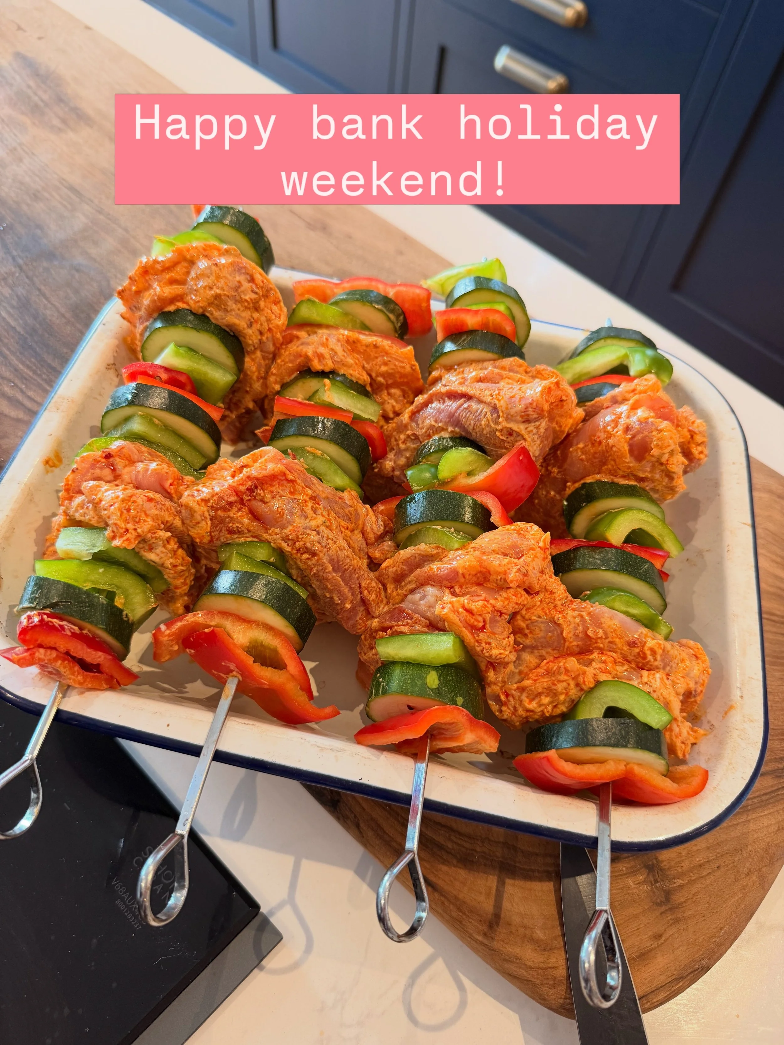 ☀️Wishing you all a wonderful long weekend&hellip;

❤️May you enjoy family time, lovely food and summer vibes!

🍓Plenty of inspiration on our website for your bbq with friends.

I prepped these skewers in 5mins on Wednesday for a quick dinner!

Chic