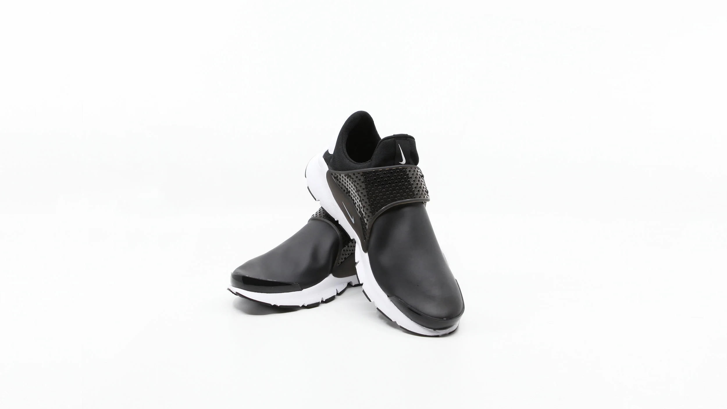 Foldio3_sample shot (sneackers).jpg