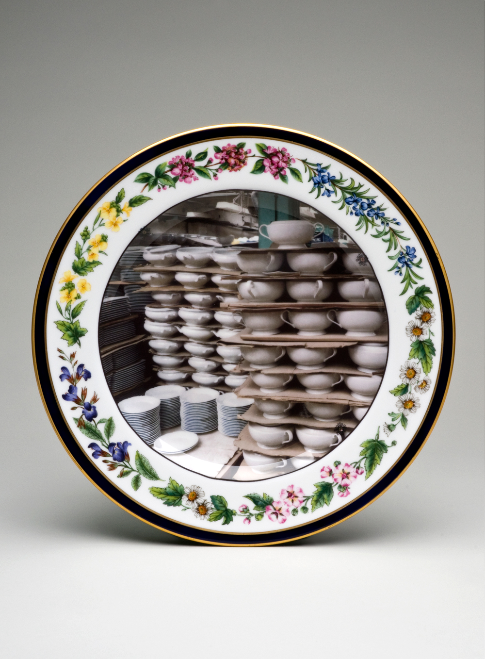Discontinued - Stacked Tureens & Plates