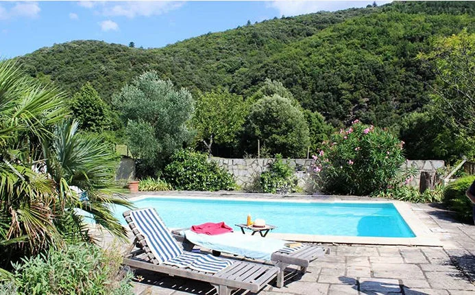 pool premian-enhanced.jpg