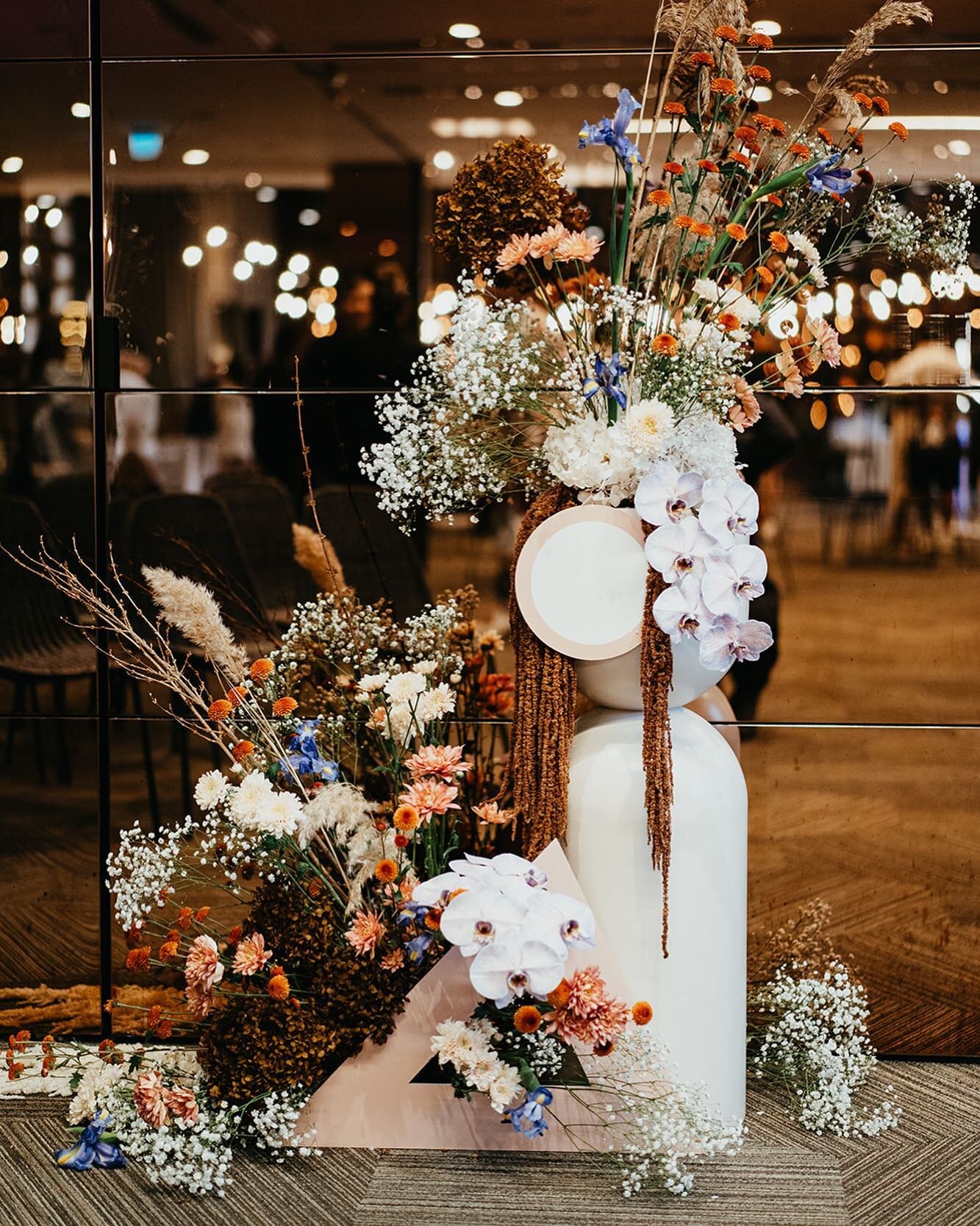 First up! Ceremony backdrop for the beautiful space @ovoloweddings that is The Burbs. Ditch the traditional arch and bring on the colors, geometric shapes and really show off your personality! DO IT 🤟🏻

Team on board 🎉
Photographer @lostinadazepho