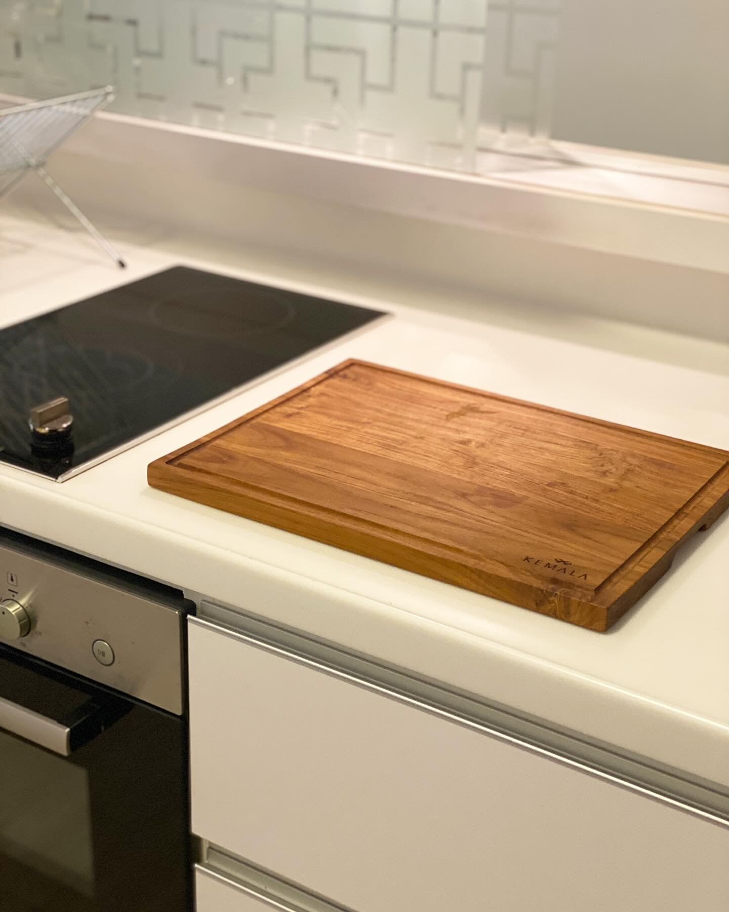 Our newly dropped Daily Teak Board (41x31x2cm) is the perfect size for daily use in the kitchen. With grooves along its borders, spills can be avoided to minimise mess while cooking. All our boards are polished with food grade beeswax thus safe for c