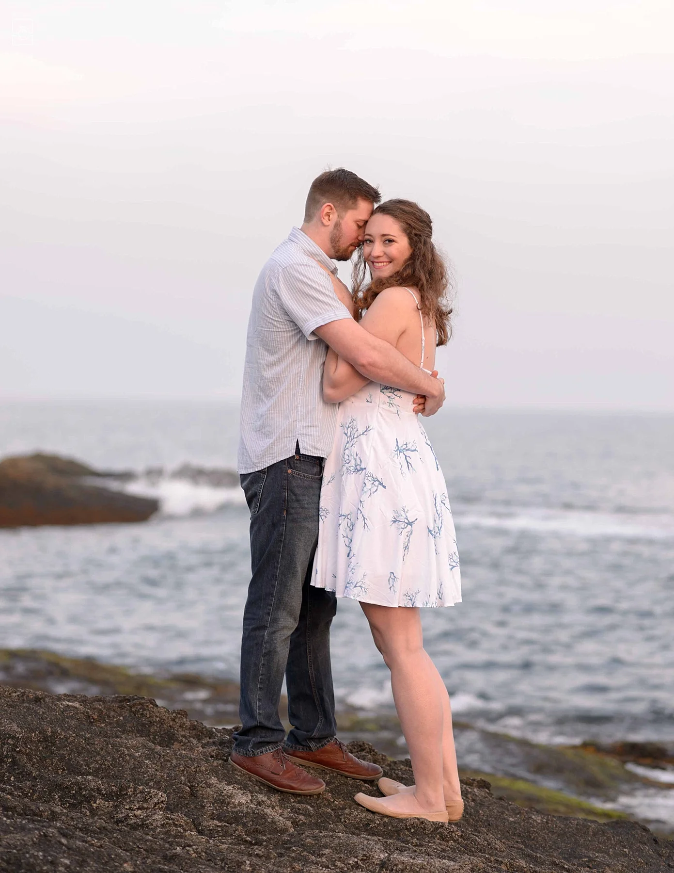 049S+LHBP_8460Engaged_KingsPark_Newport_RI©HilaryBPhotography_WEB.jpg