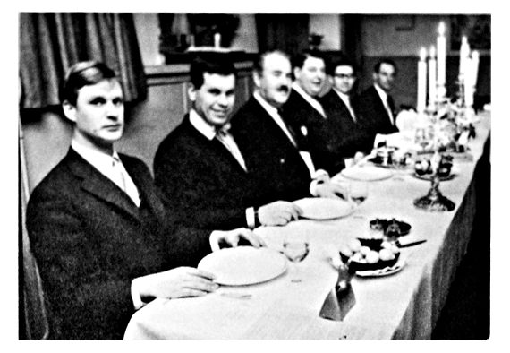 Högtidssessionen på kvarterskrogen Ceasar 1968. Inval av Sten Kärrby.