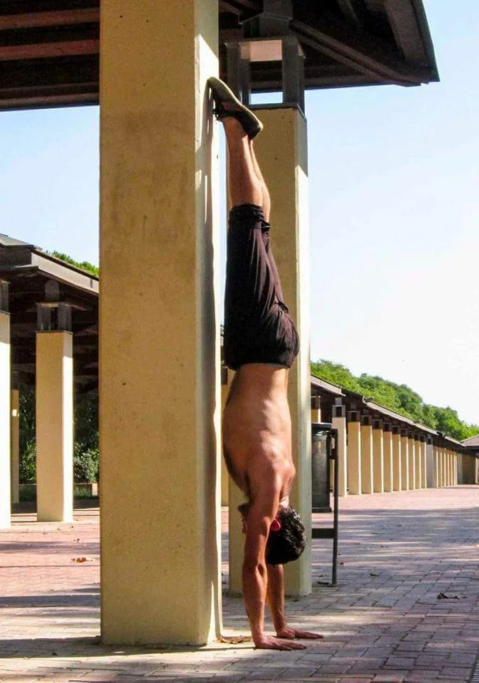 En poco tiempo, Glenn ha mejorado drásticamente su dominio del movimiento y del cuerpo.