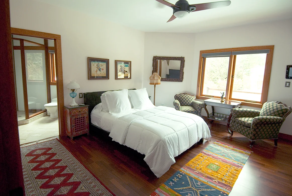 Guest Room with Shower