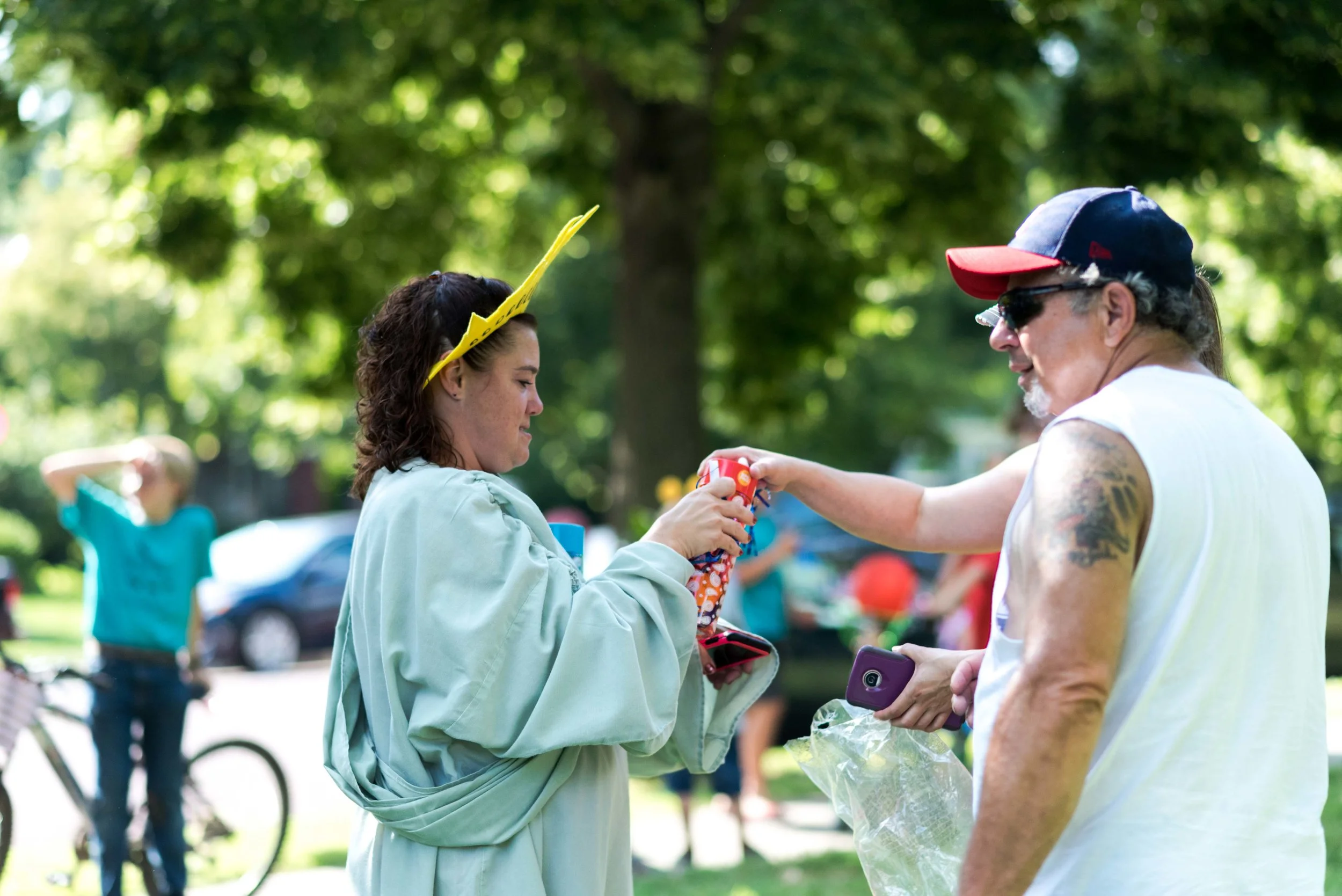 Lady Liberty took time out to connect with some fans of freedom.