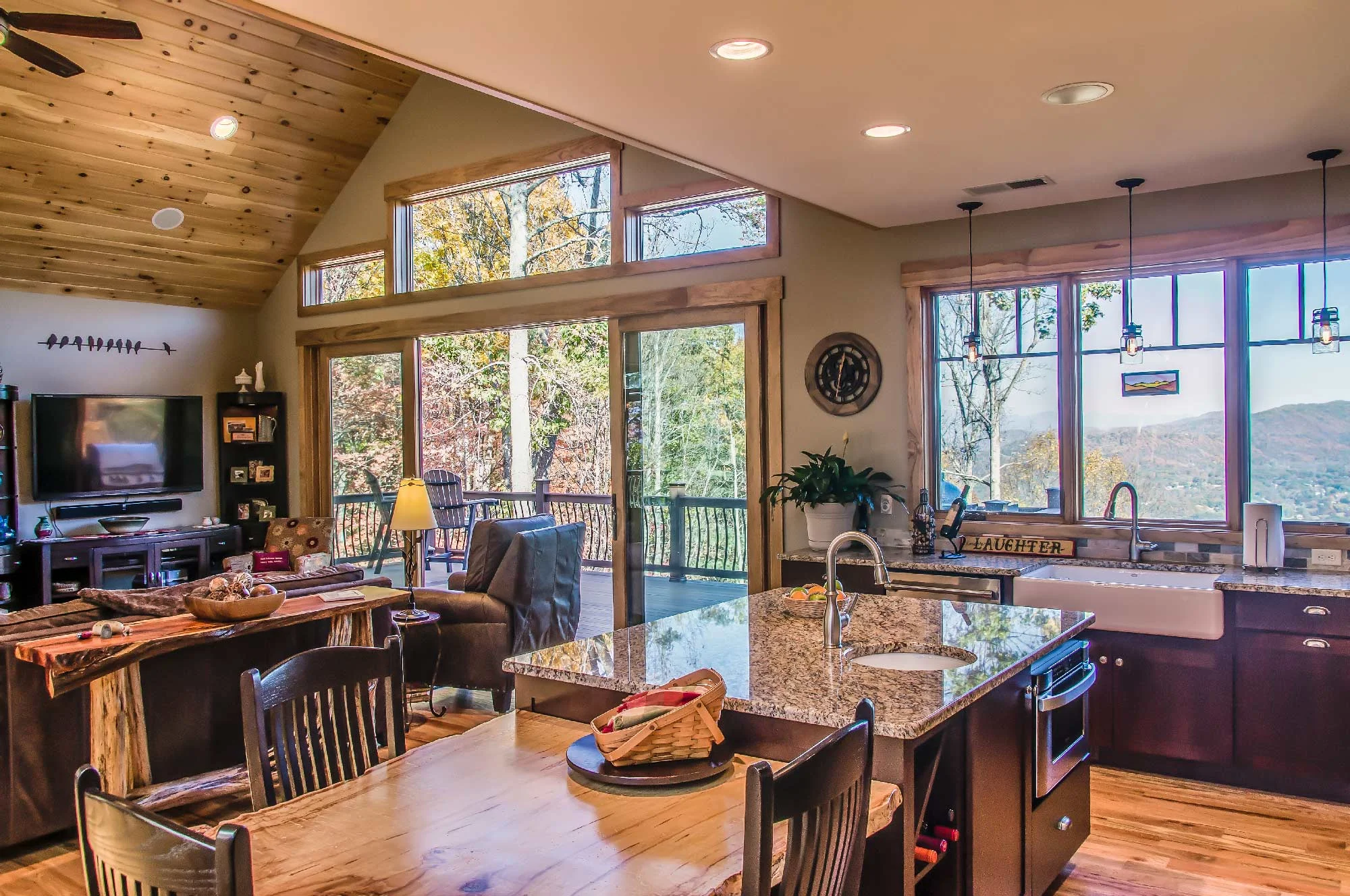 NAVR_kitchen_02.jpg