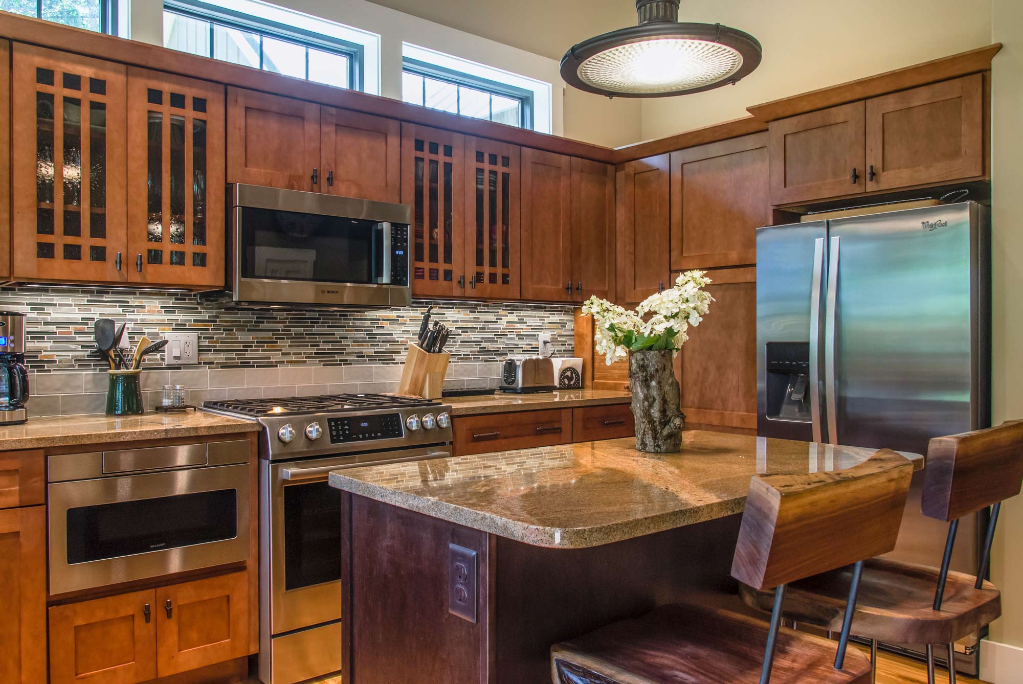 Transitional Mountainside: Kitchen