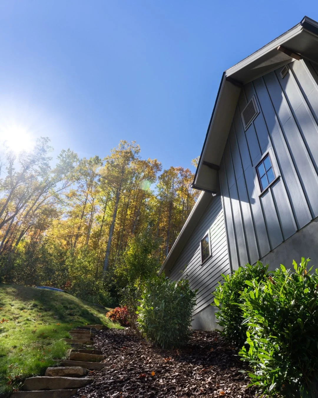 Steep slopes don't scare us; they inspire us. 🌄⁠
⁠
Building on challenging mountain terrain is where we thrive. With over 25 years of experience navigating Western North Carolina's unique topography, we know how to turn "that lot's too steep&qu