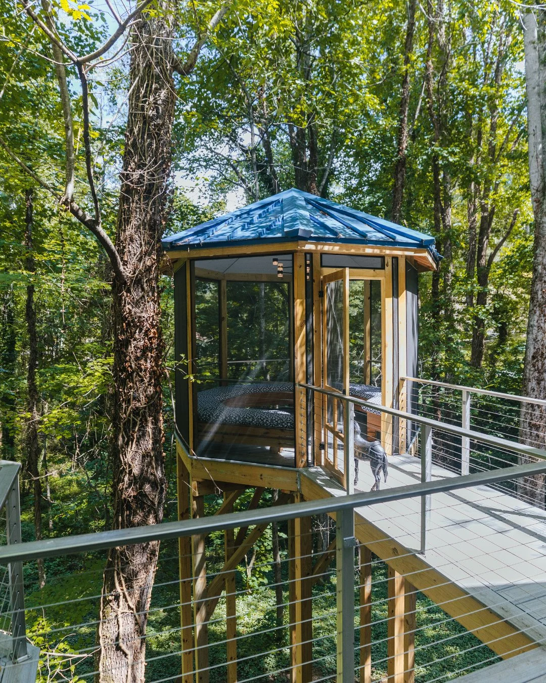 Spring bucket list: hang out in the most extraordinary treehouse gazebo! 🌳⁠
⁠
Unique outdoor spaces like this one are always the perfect centerpiece for the season. Imagine the incredible memories that you'll make here. 🤩⁠
⁠
If you're ready to make