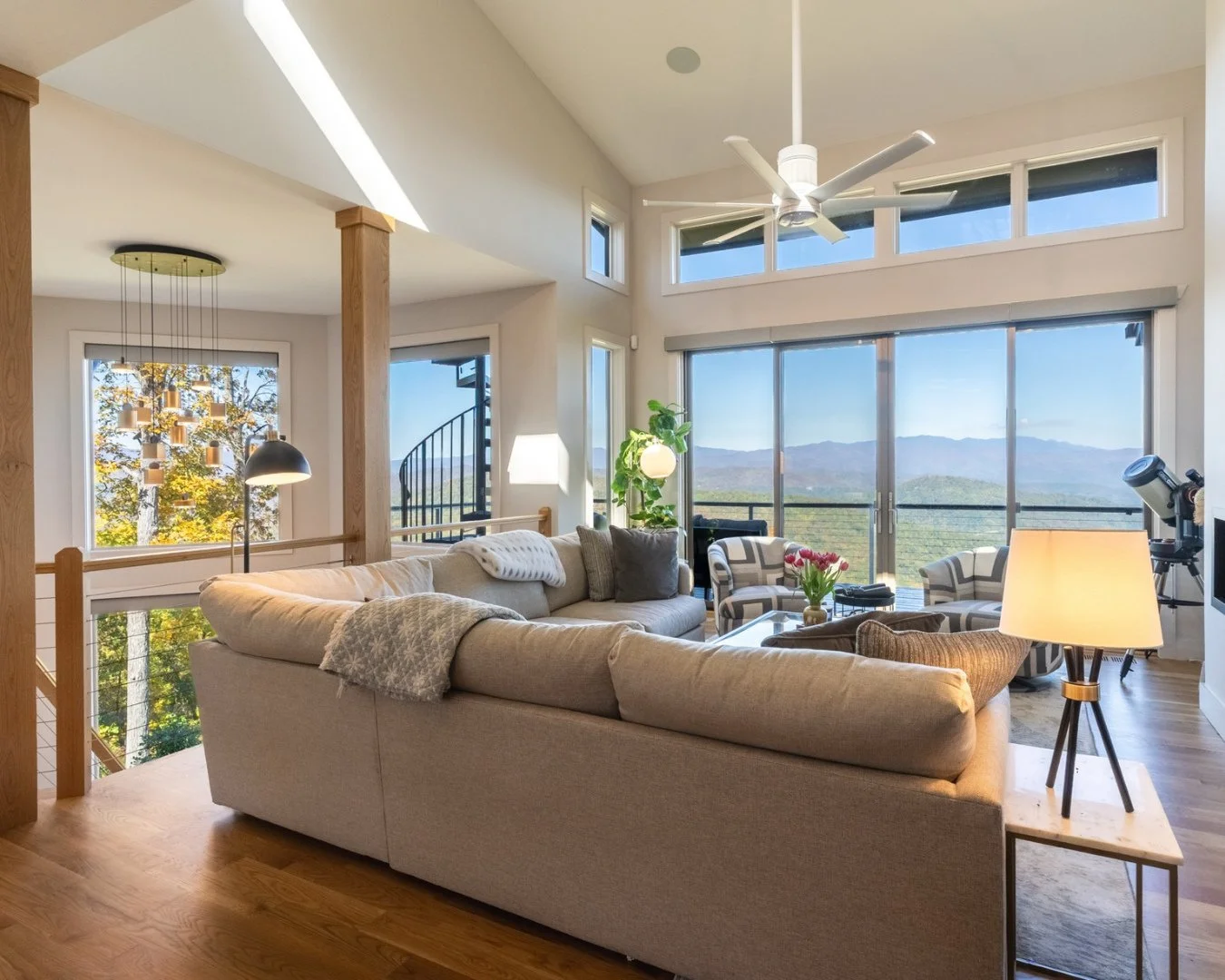 In celebration of Earth Day next week, we&rsquo;ve been highlighting some of our recent green builds, and this one&rsquo;s special. 🌟⁠
⁠
The Blue Ridge Contemporary Retreat sits on a steep slope overlay in a high-wind area, which shaped every struct