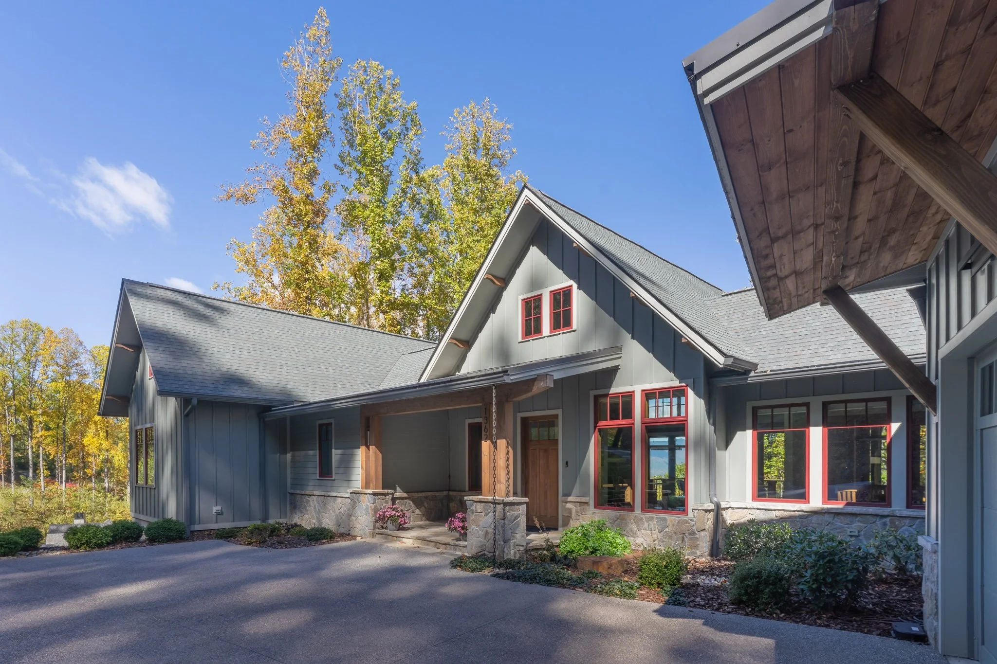western-nc-mountain-craftsman-home-entrance.jpg