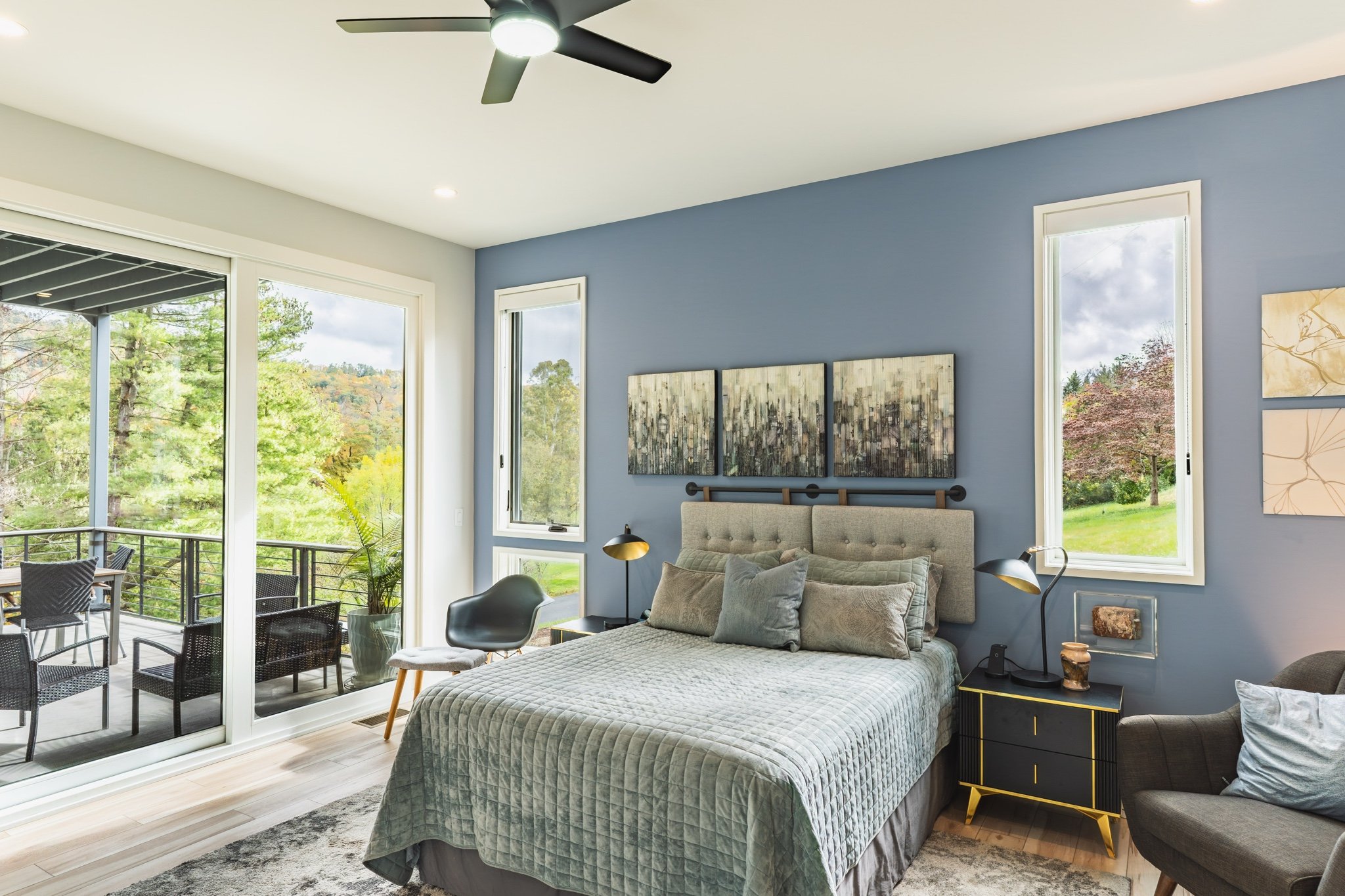 primary-bedroom-golf-course-views-grove-park-asheville.jpg
