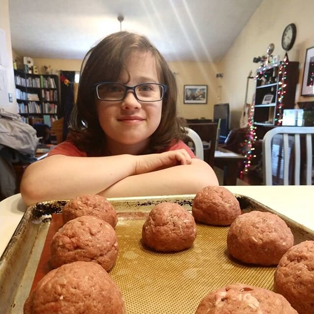 Making meatballs! #teamchickeneats