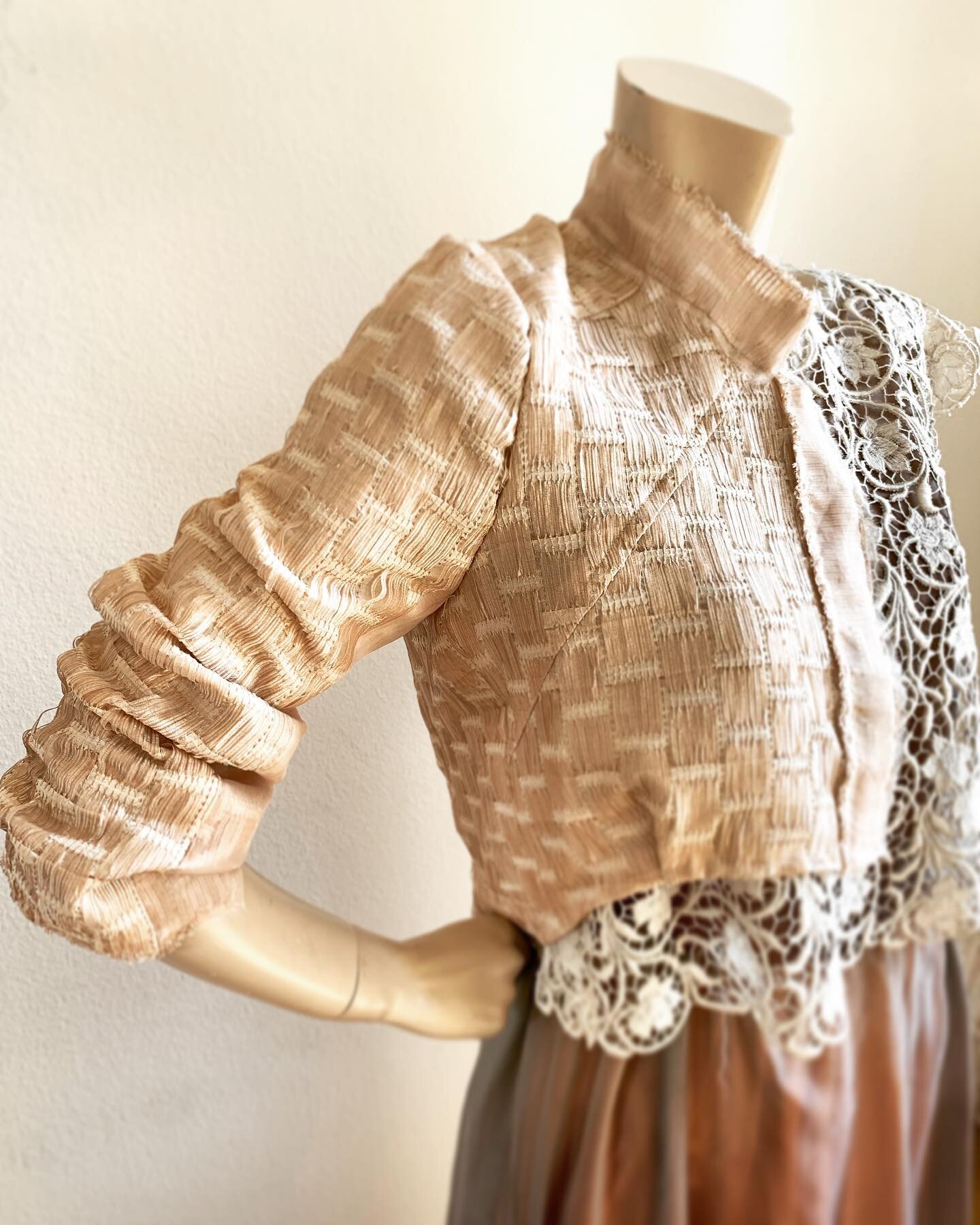 @seam_fashion_design #modenschau @OFFA #OFFAmodenschau @jakobschlaepfer #silk @offa_insta #swissdesign #swissmade