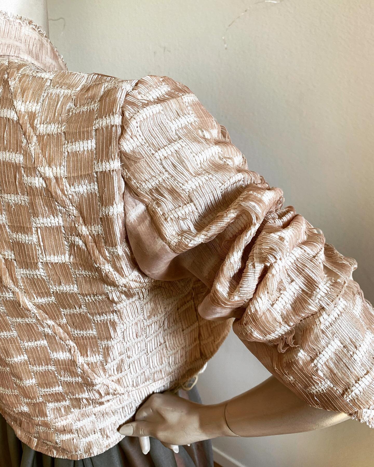 @seam_fashion_design #modenschau @OFFA #OFFAmodenschau @jakobschlaepfer #silk @offa_insta #swissdesign #swissmade