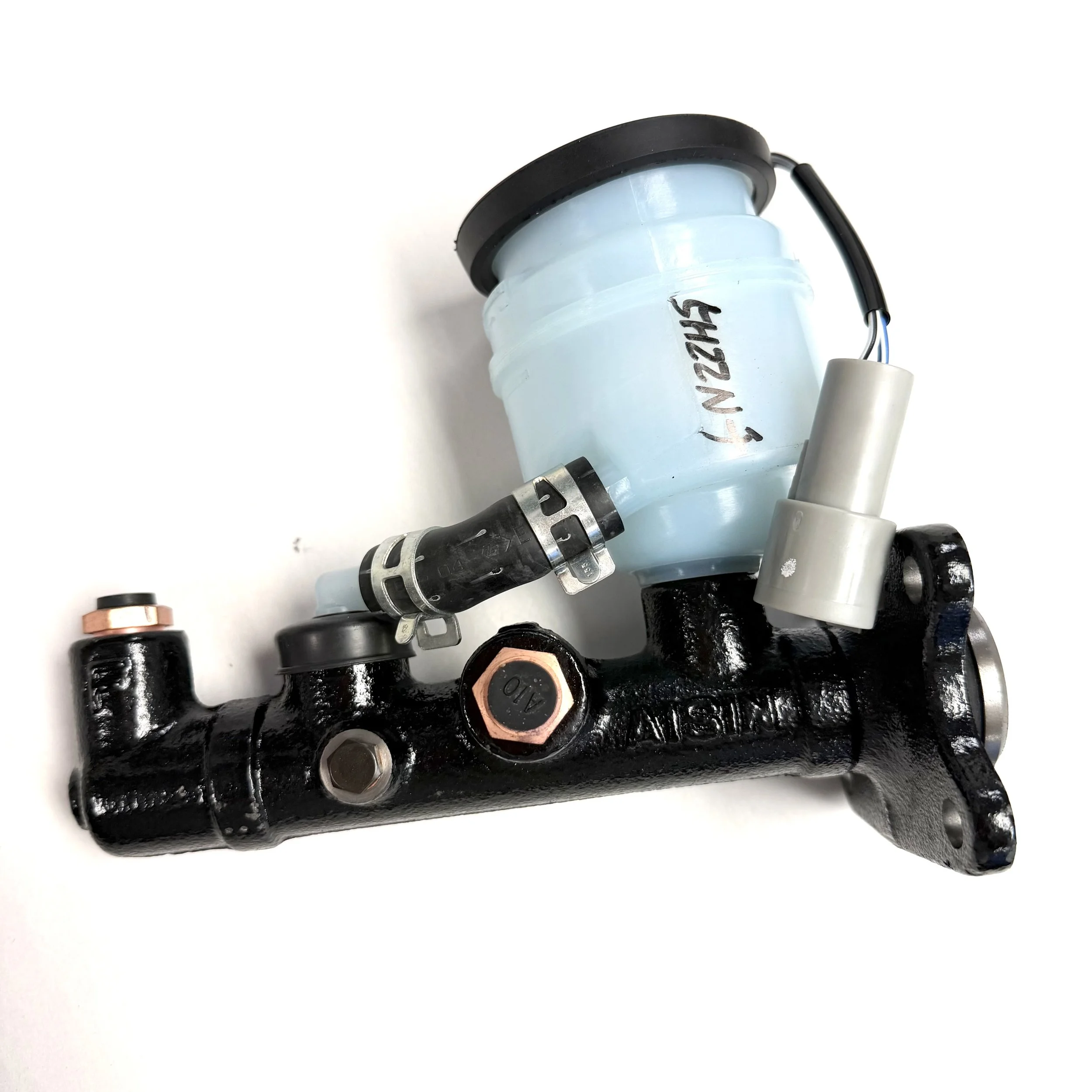 Brake master cylinder 1985 to 1995 pick up and 1st, 2nd gen 4Runner