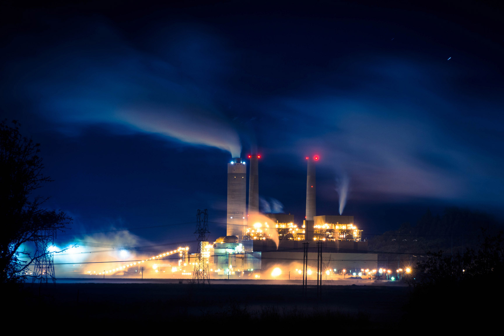 The Centralia “Big Hanaford” power plant is the only commercial coal-fired power plant left in the state of Washington. Currently, it’s coal-fired boilers are set to be decommissioned by 2025. Photo: Kid Clutch via Flickr