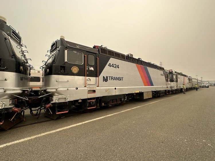 NJ Transit ALP-44 No. 4424 — United Railroad Historical Society of NJ