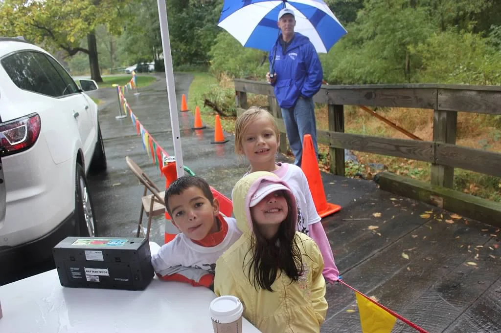 finish line helpers.jpg