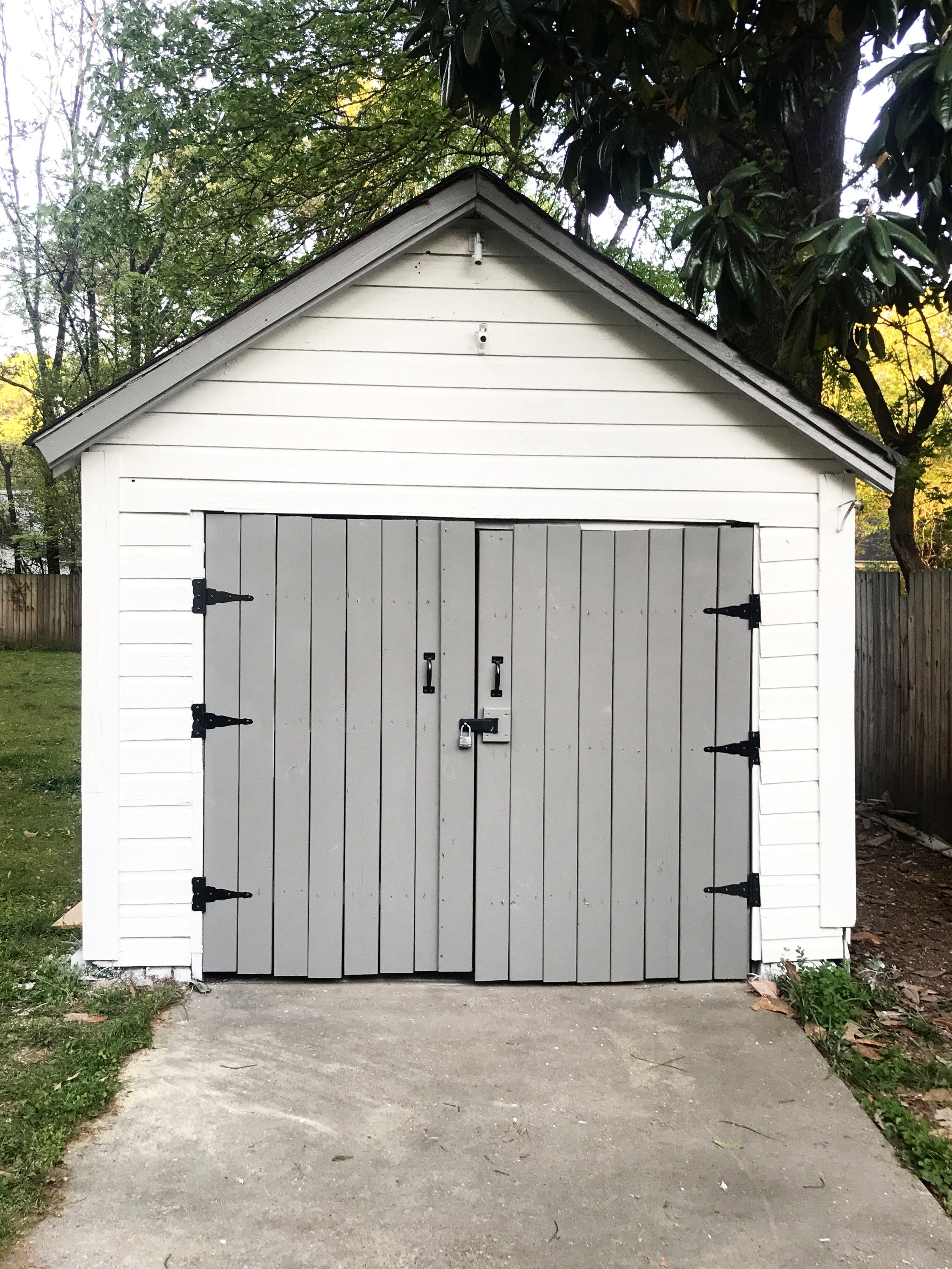 Prime Design Memphis, LLC - Moonlight White & Chelsea Grey House Exterior