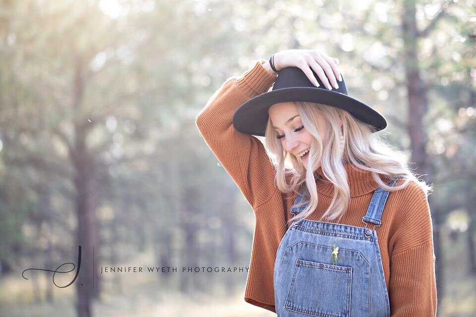 Hats.  Love love love them.  Love that they bring a little bit of a flare to any outfit and a little bit of variety to any shoot!