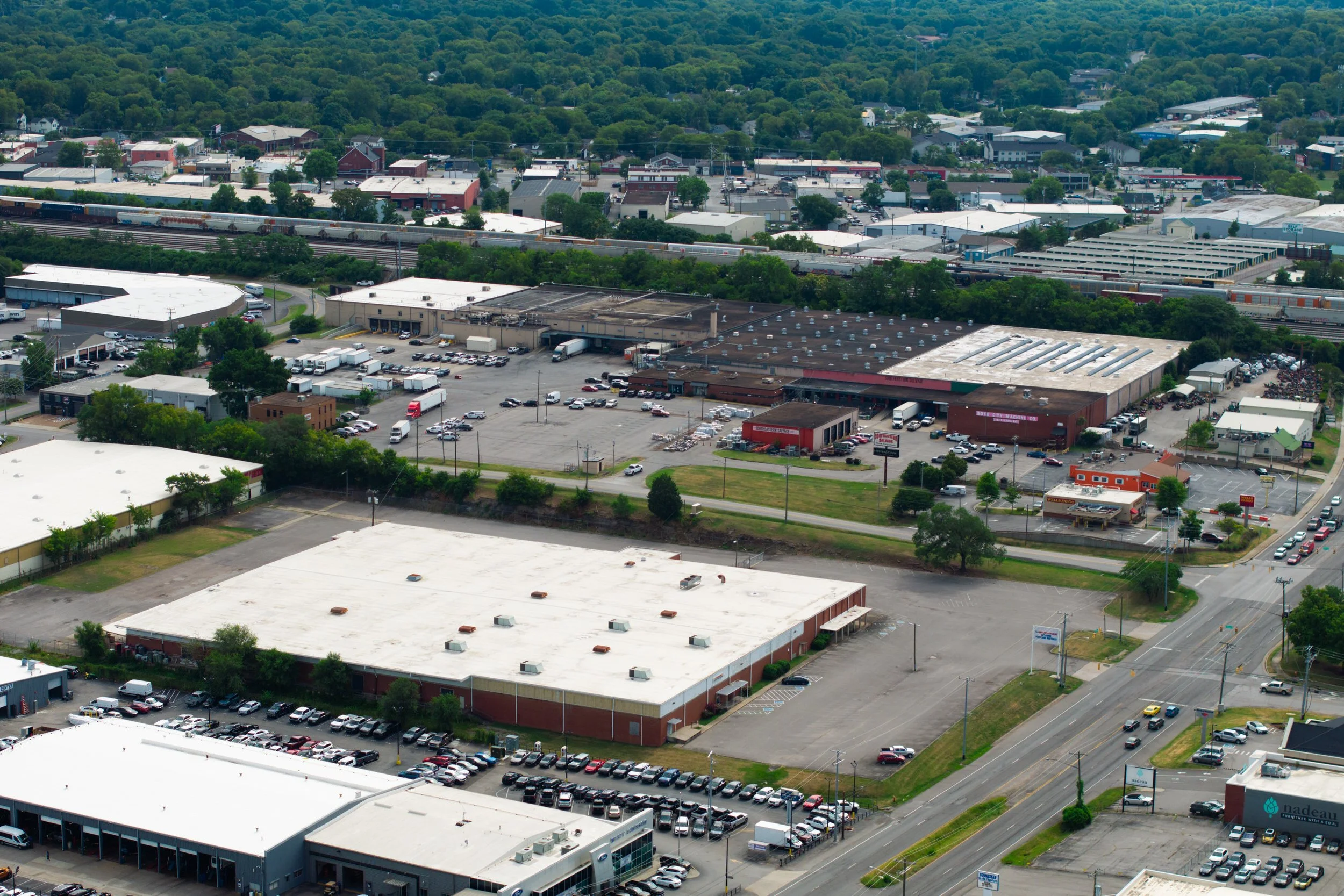 640-Thompson-Lane3.jpg