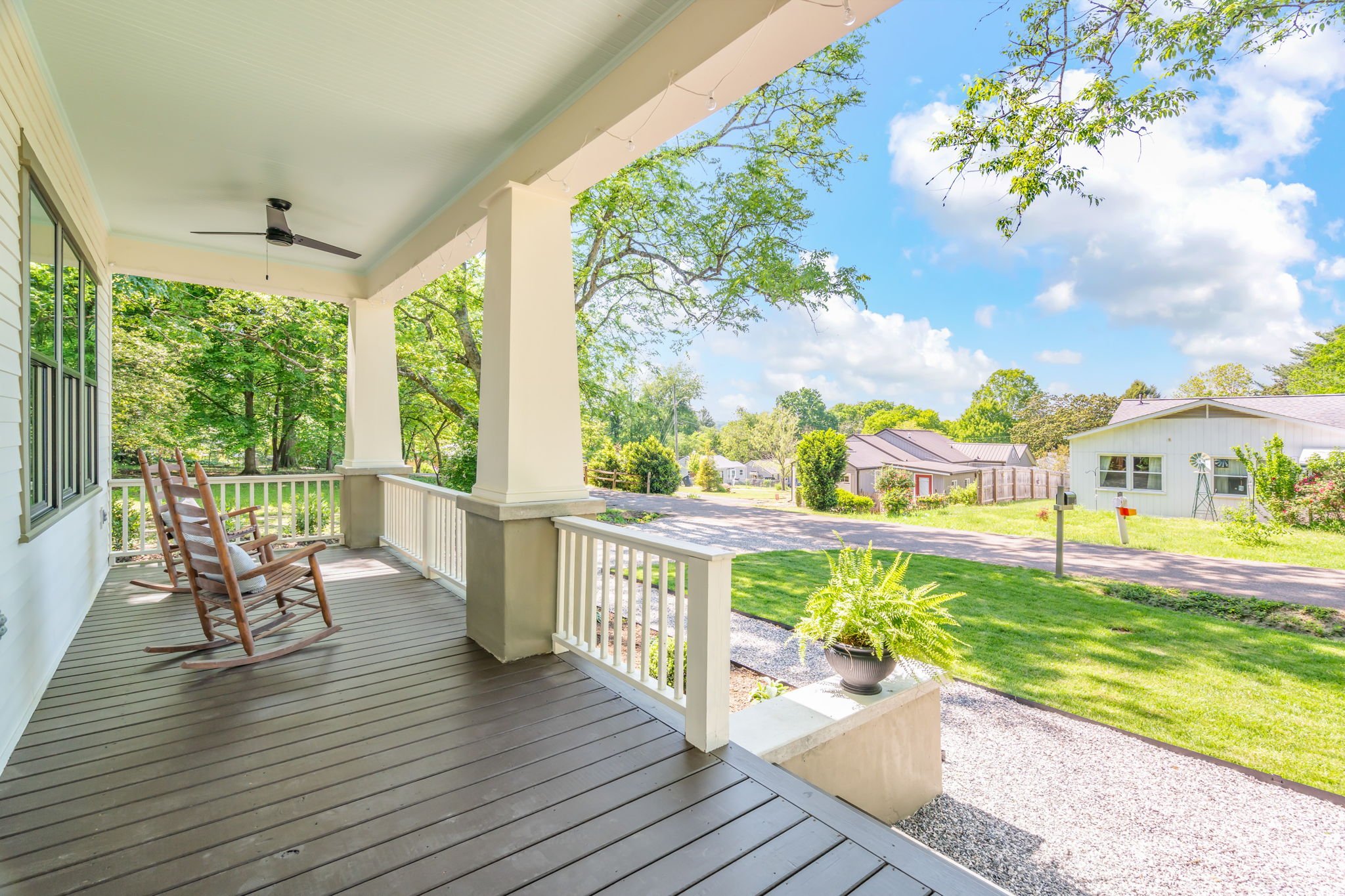 9-web-or-mls-500 Barclay Drive-9.jpg