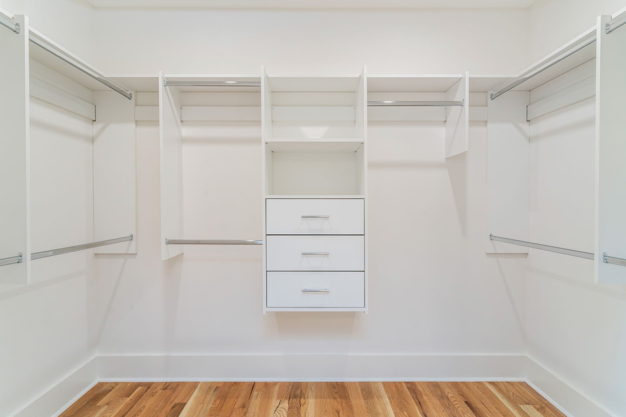 40-web-or-mls-500 Barclay Drive-40.jpg