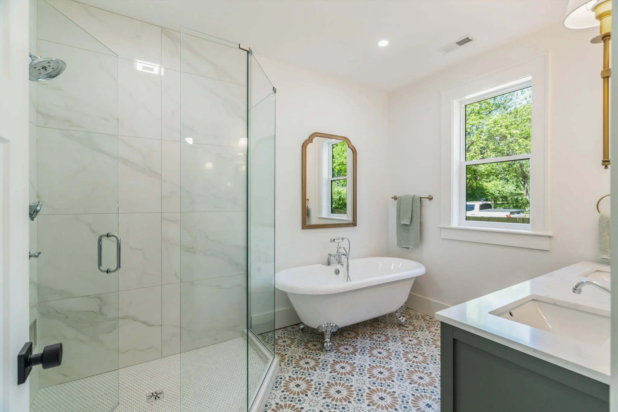 43-web-or-mls-500 Barclay Drive-43.jpg