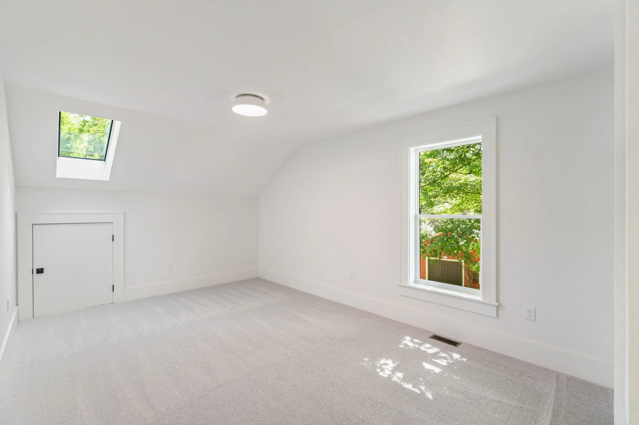 51-web-or-mls-500 Barclay Drive-51.jpg