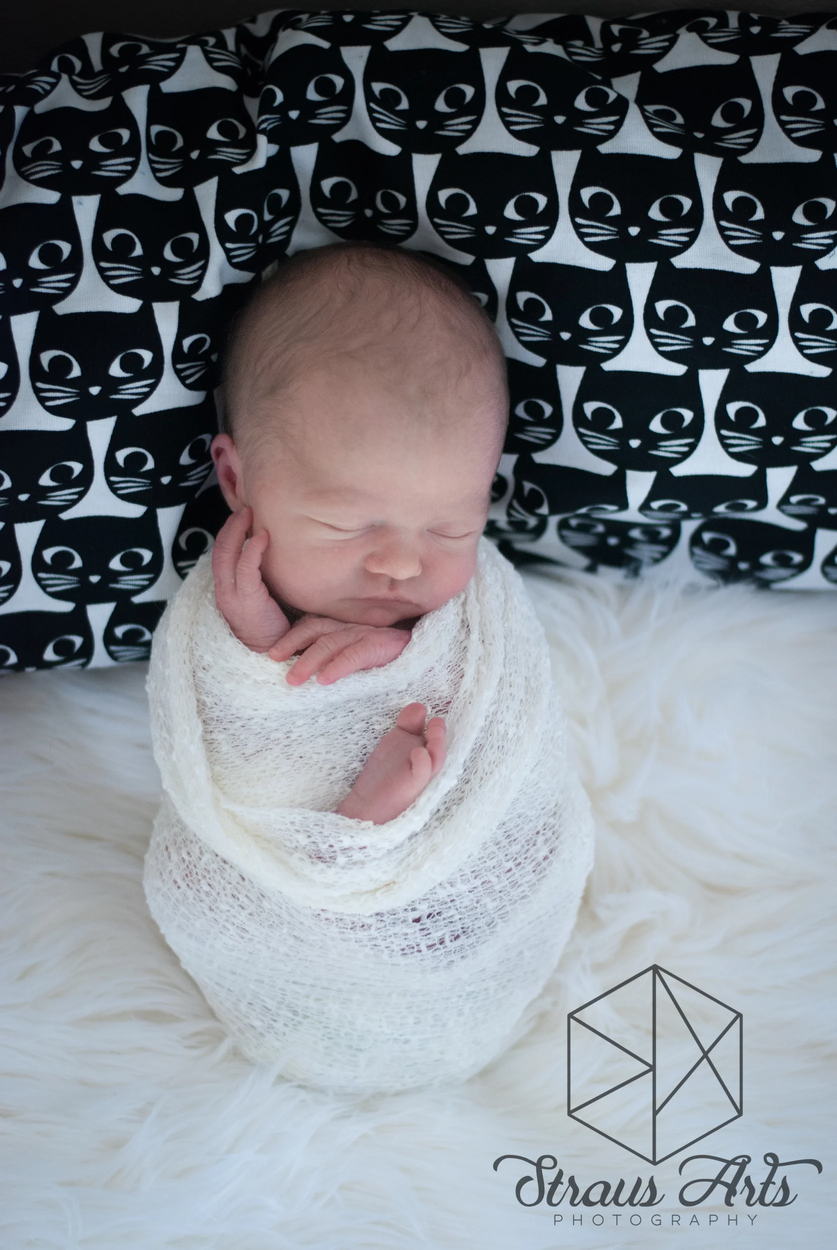 Straus Arts Photography: Lifestyle Newborns. Sweet little Hazel