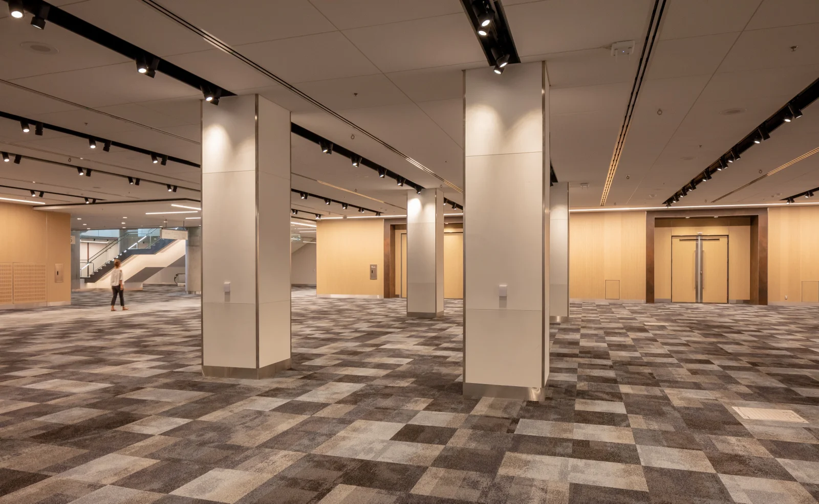 ballroom lower-358.jpg