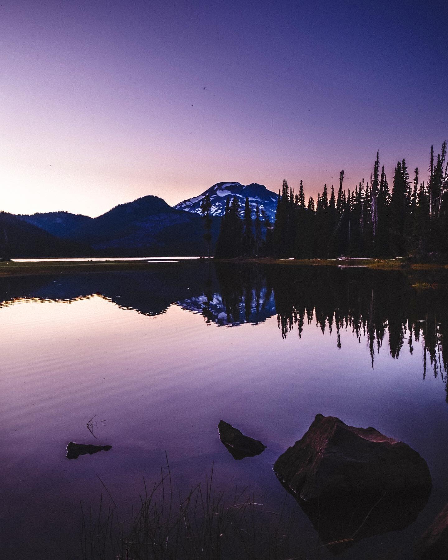 Such a calm night with @suzanne.price .
.
.
.
.
#Wishyouwerenorthwest#northwestisbest #upperleftusa#optoutside #getoutside #outsideisfree#neverstopexploring #outside_project#wildernessculture #liveunscripted#lifeofadventure #naturesvisuals#liverefres