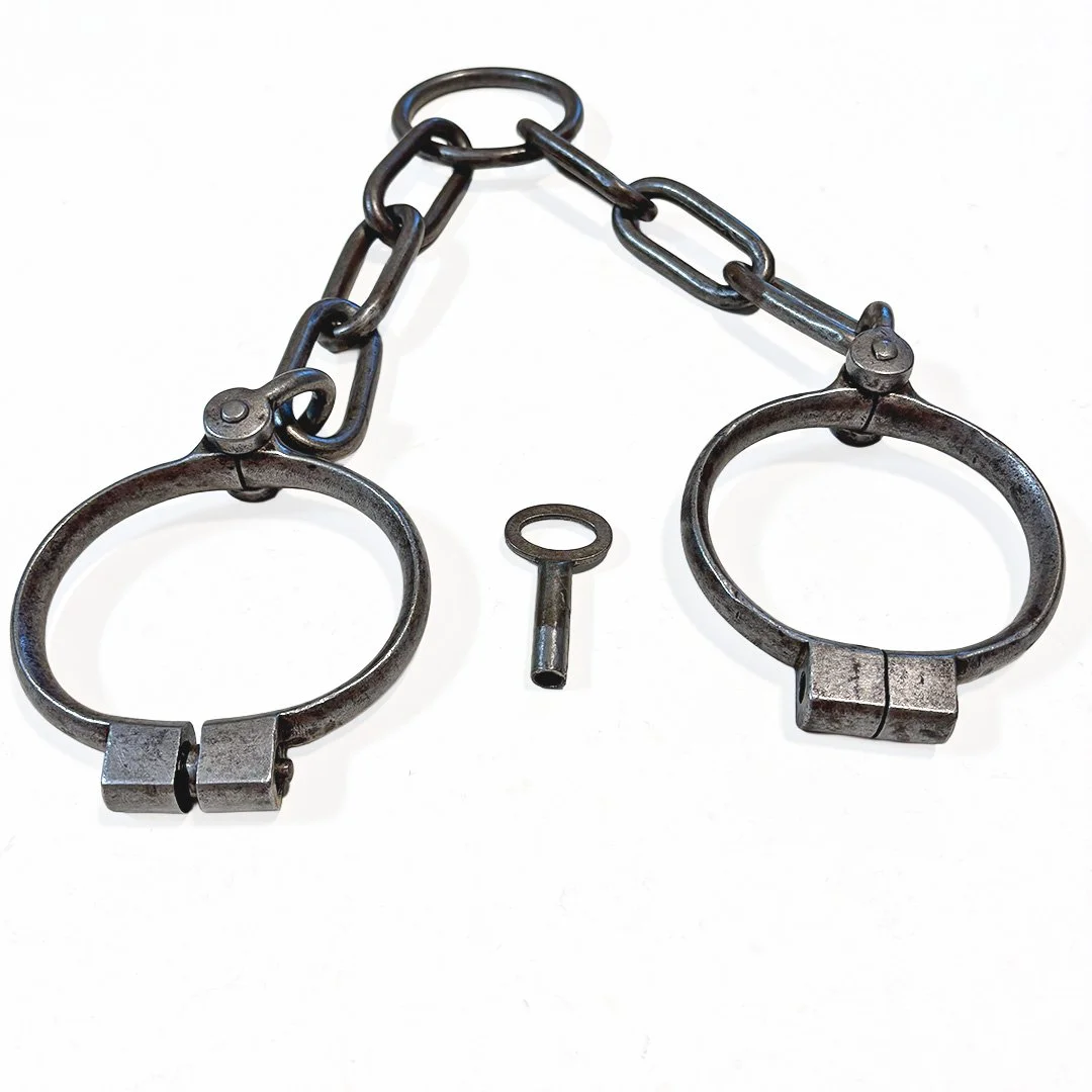 Manhurin French Heavy Convict Leg Iron 2.jpg