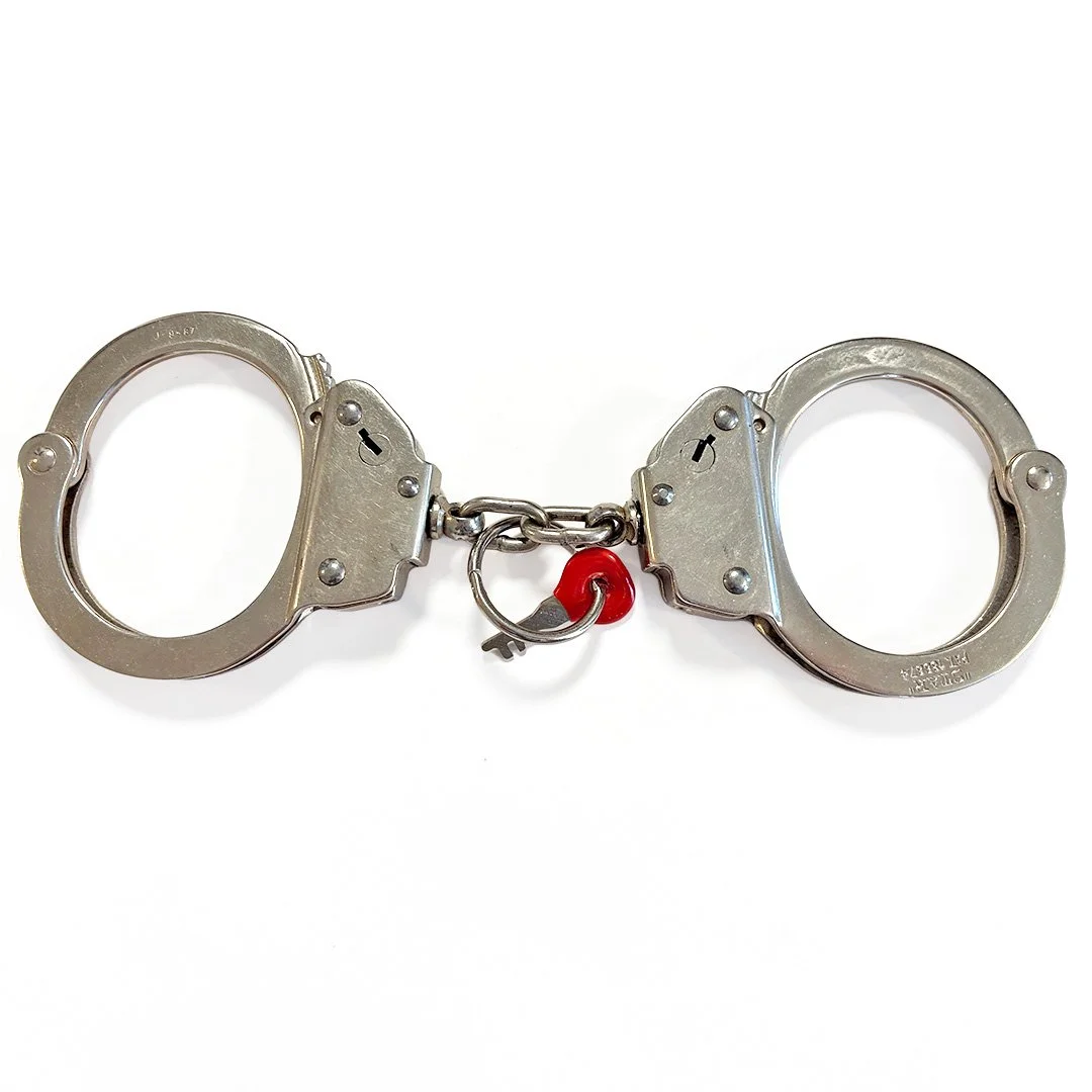 Vintage Star Flat Key Handcuffs Near Mint Cond For Sale