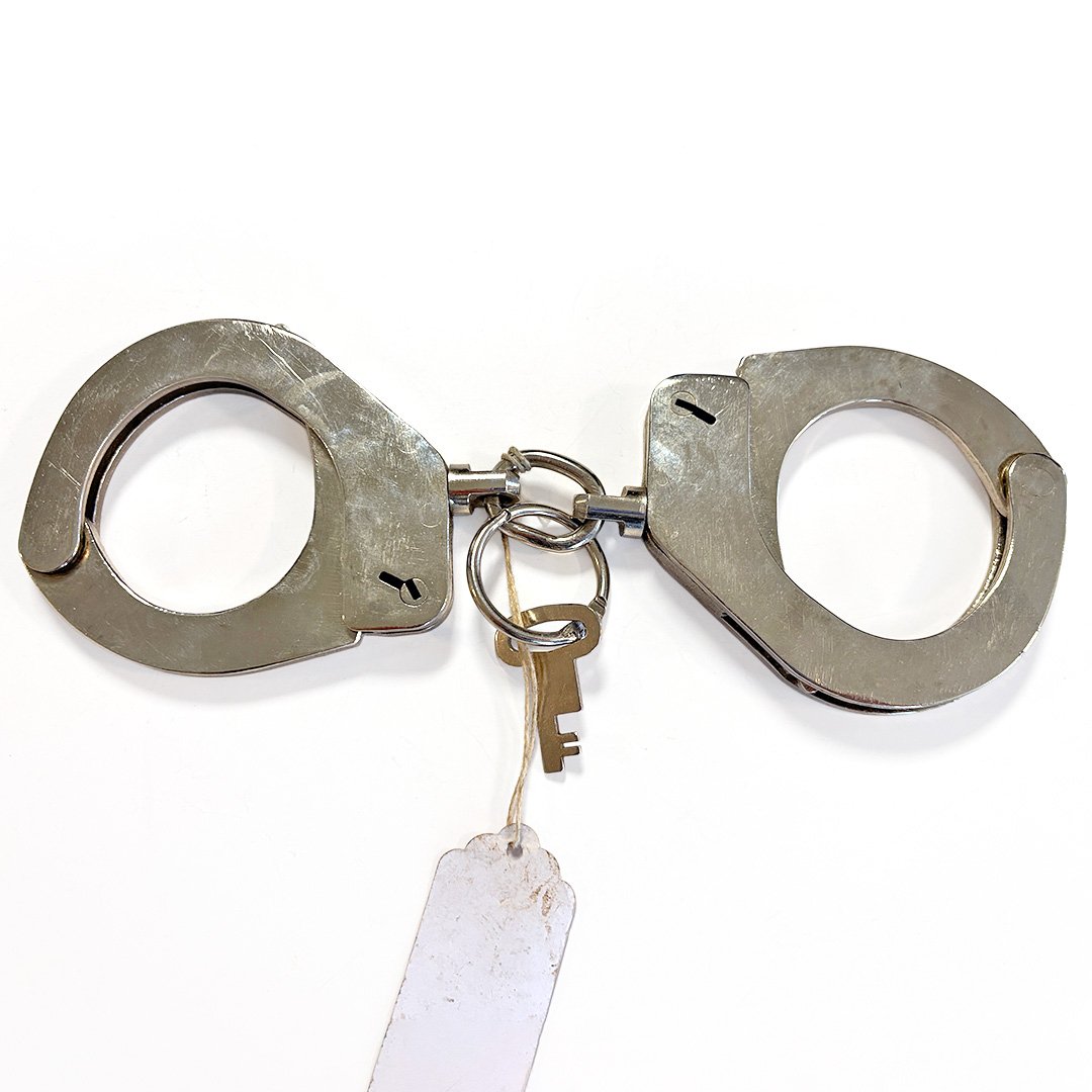 For Sale: Unknown Czech Flat Key Handcuffs – Excellent / Near Mint Condition