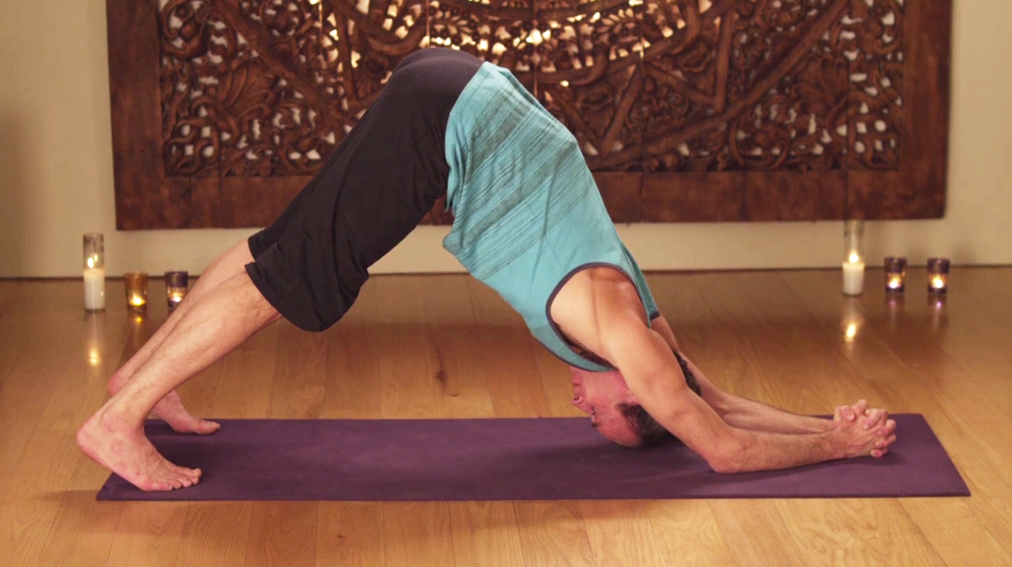 GUIDED MID BACK PAIN PREVENTION VIDEOS Stretching, strengthening, and rotating your side muscles, lower back, and shoulders to help create space and relax the mid-back.