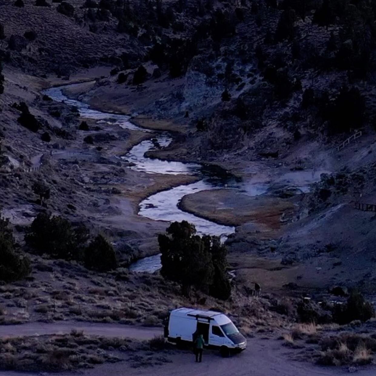 Man&hellip;We love getting out there with our conversions! 🚐 @simpleconversions #vanlife #van #sprintervan #nature #vanconversion #vanlifestyle #camping #vanlifediaries #lifestyle #outside #adventure #explore #roadtrip #mammoth #norcal #sierras #mou