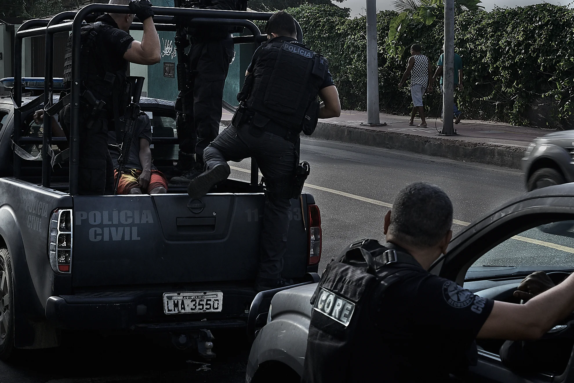 Member’s of Rio’s CORE special operation’s unit during a search in Vidigal for wanted individuals. (Photo: C.H. Gardiner)