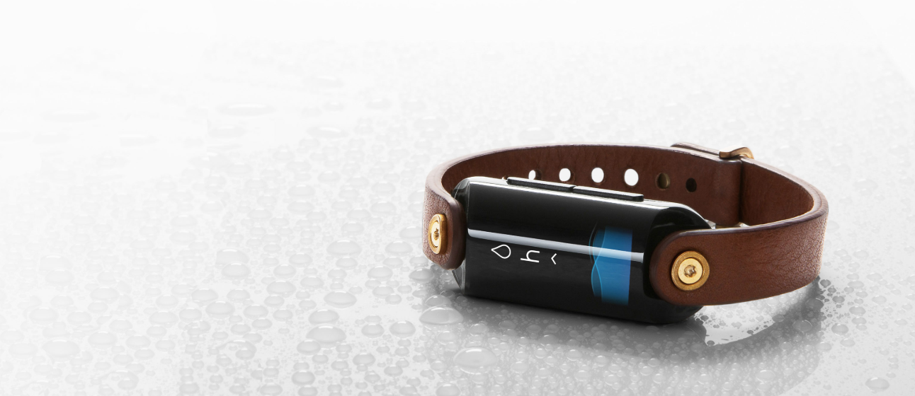 LVL is the first fitness tracker that tracks your body's hydration in real time.