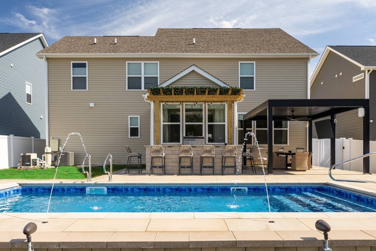 Custom swimming pool installation