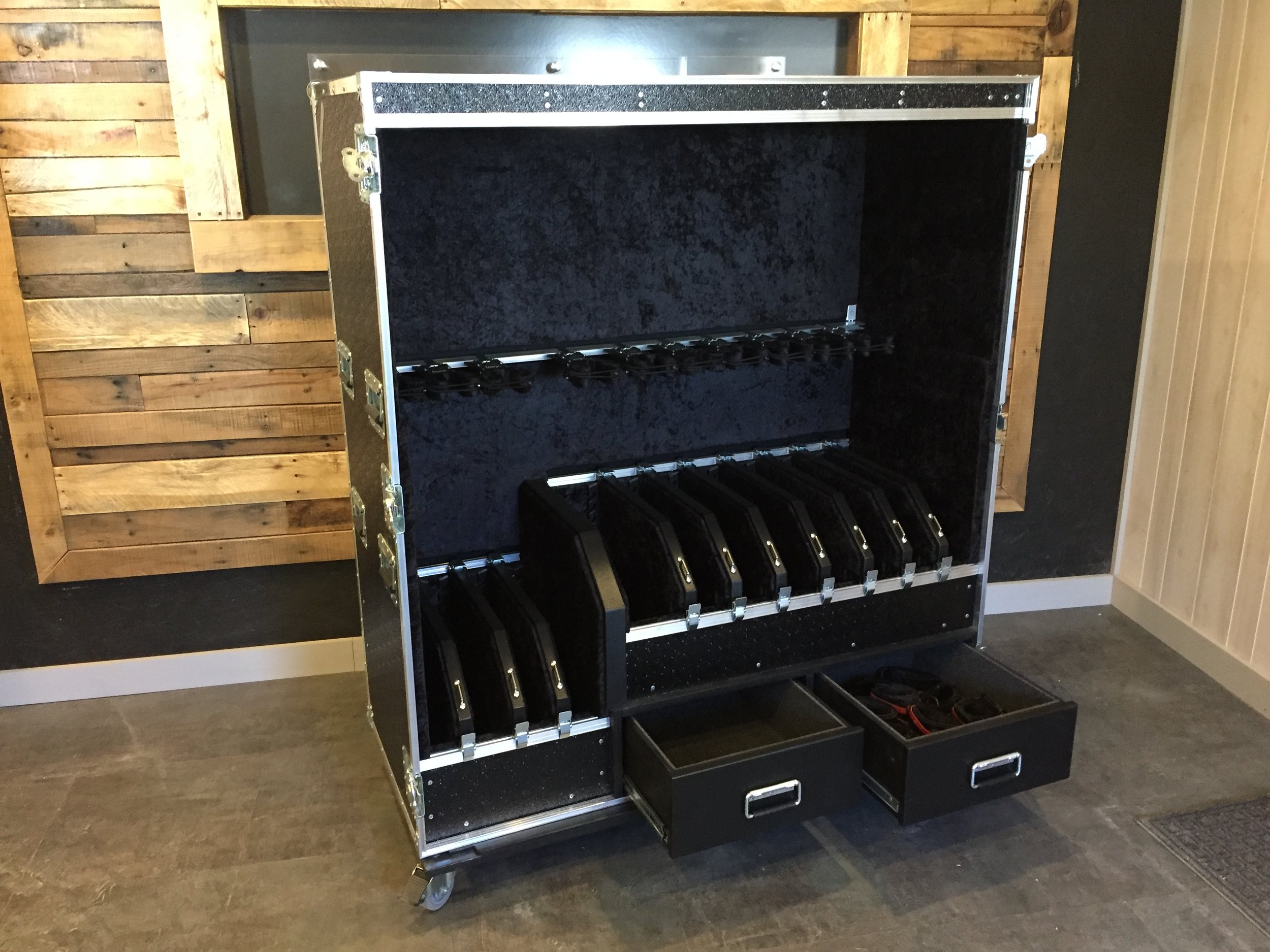 10 Guitar-Bass Black Vault