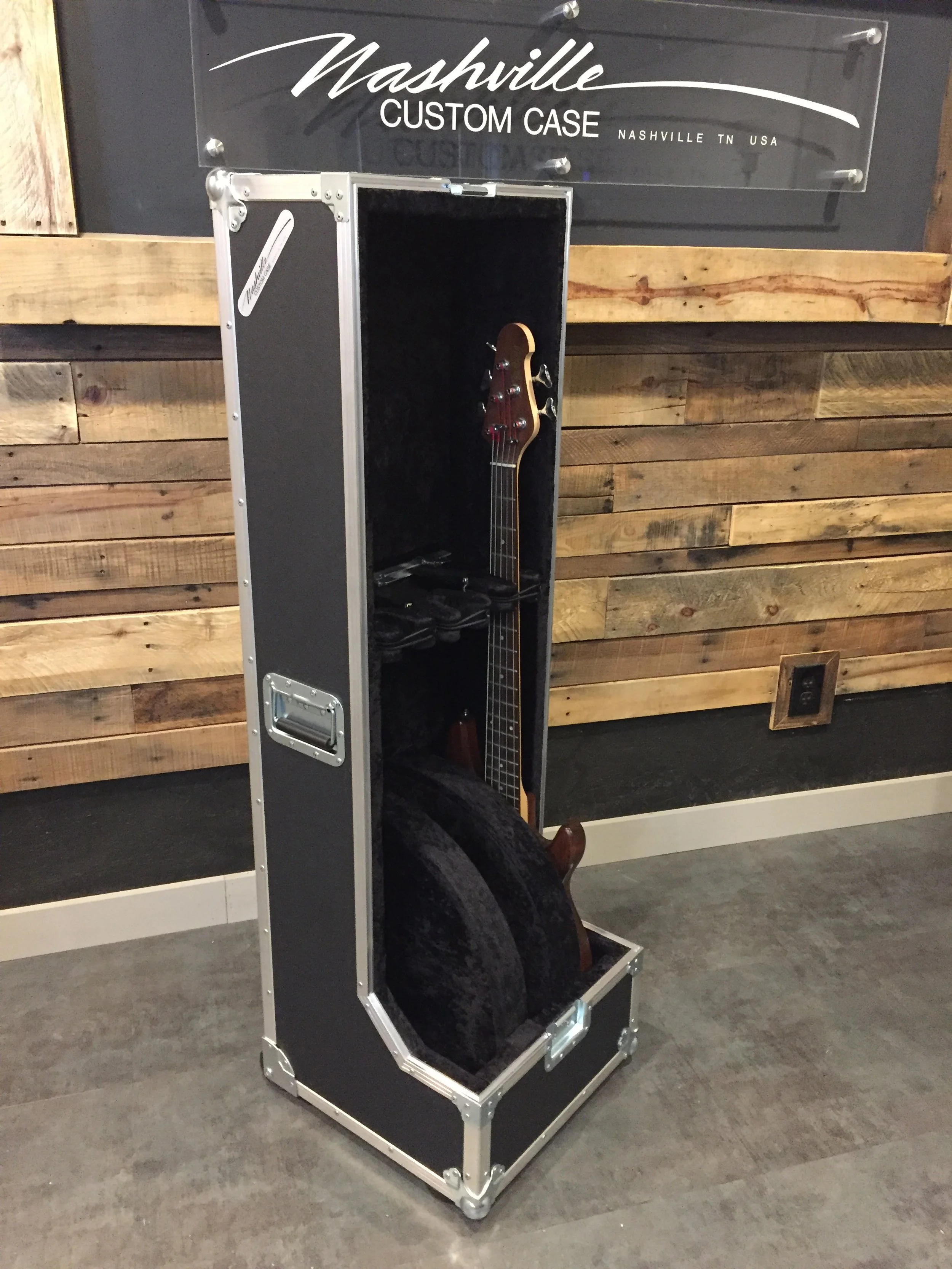 3 Bass Black Mini Vault