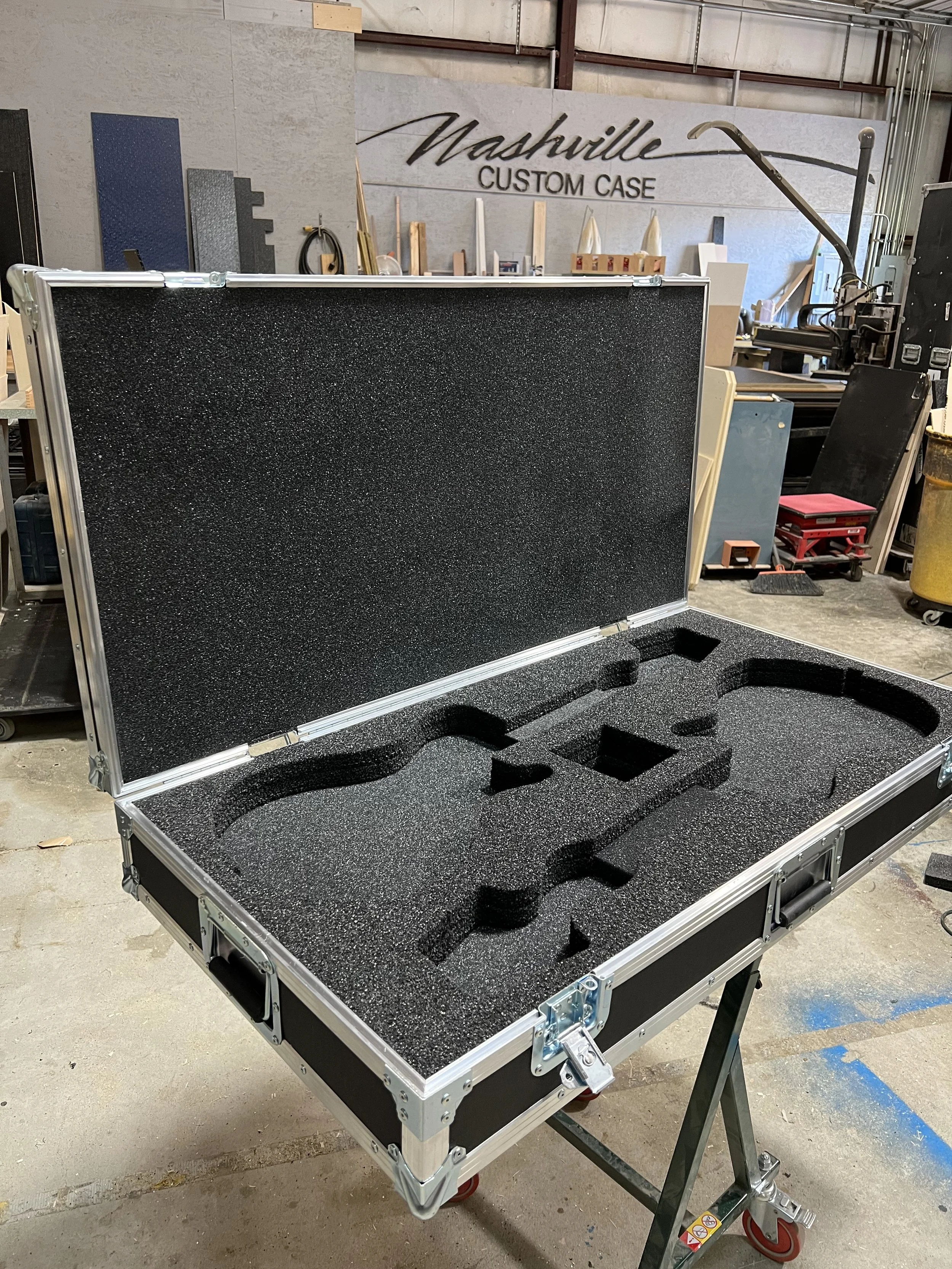 Lightweight Dual Guitar Case.JPG
